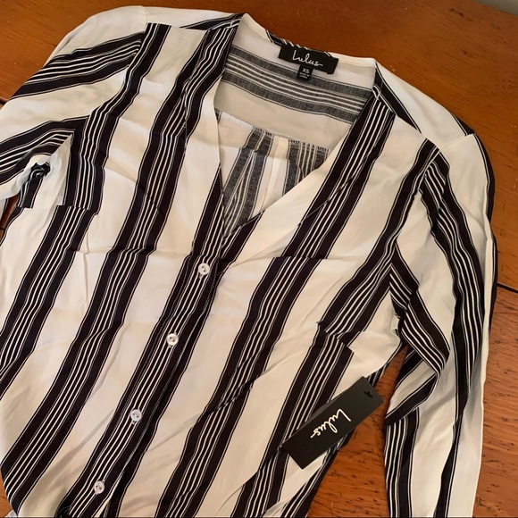 NET Lulu’s Tie Top - Picture 2 of 6